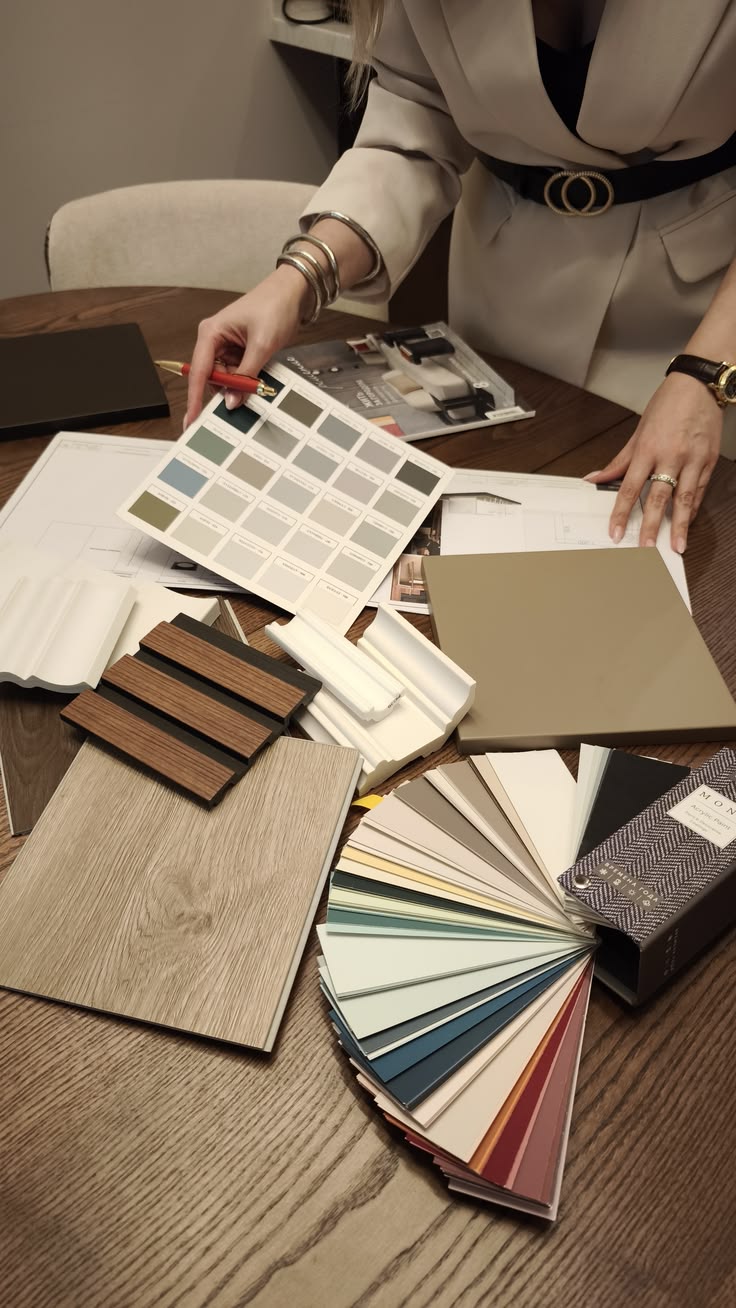 Selezione di materiali e colori per un progetto d'interni